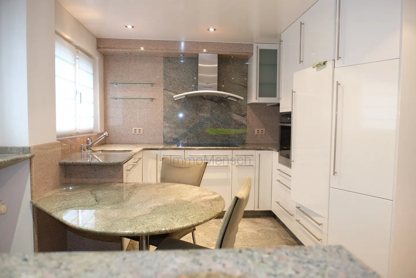 Casa a schiera in posizione tranquilla e privilegiata a Surbaum, Reinach - Foto 2 di 7