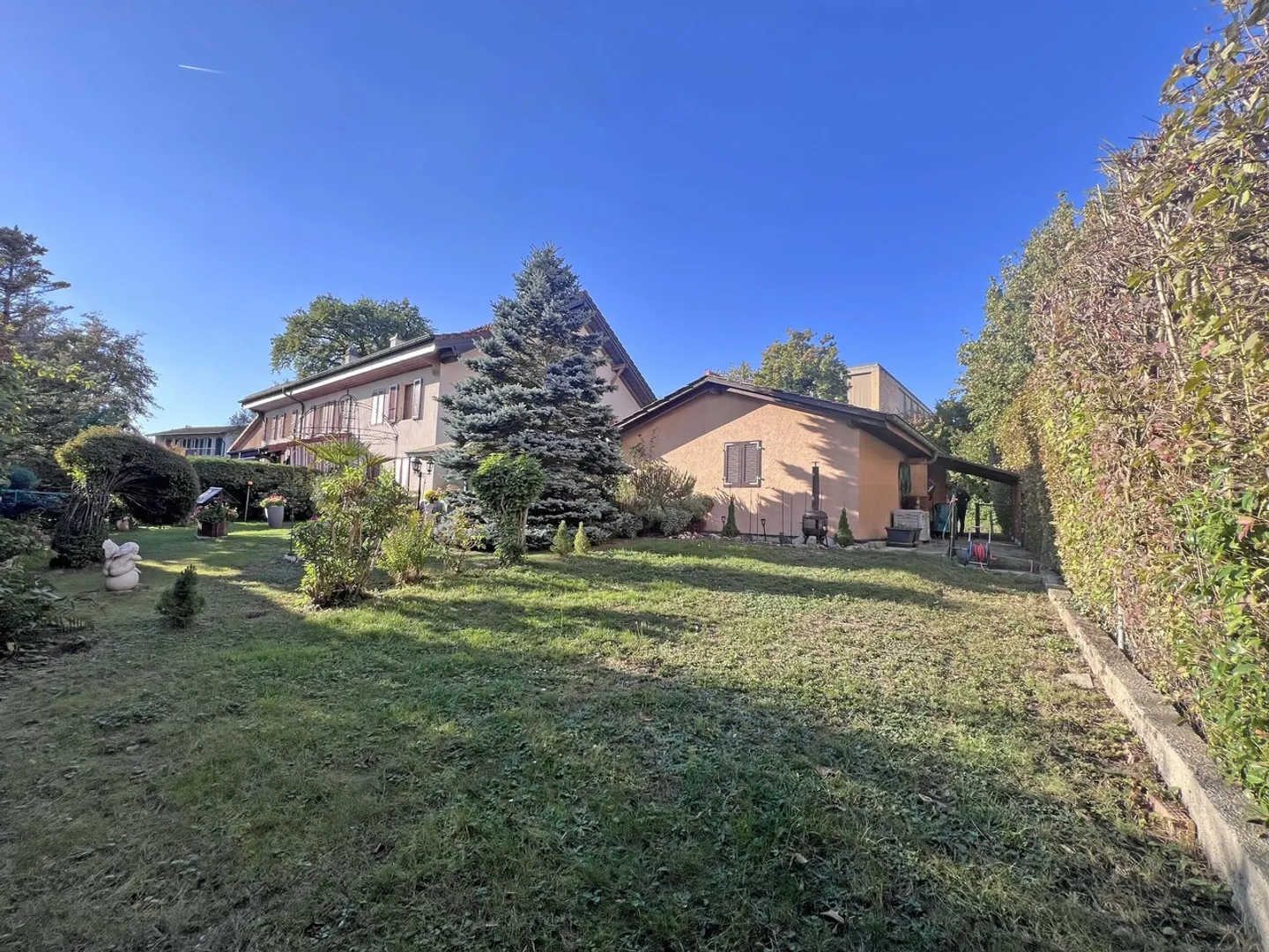 Reihenhaus mit 5,5 Zimmern und privater Garage - Foto 11 von 13