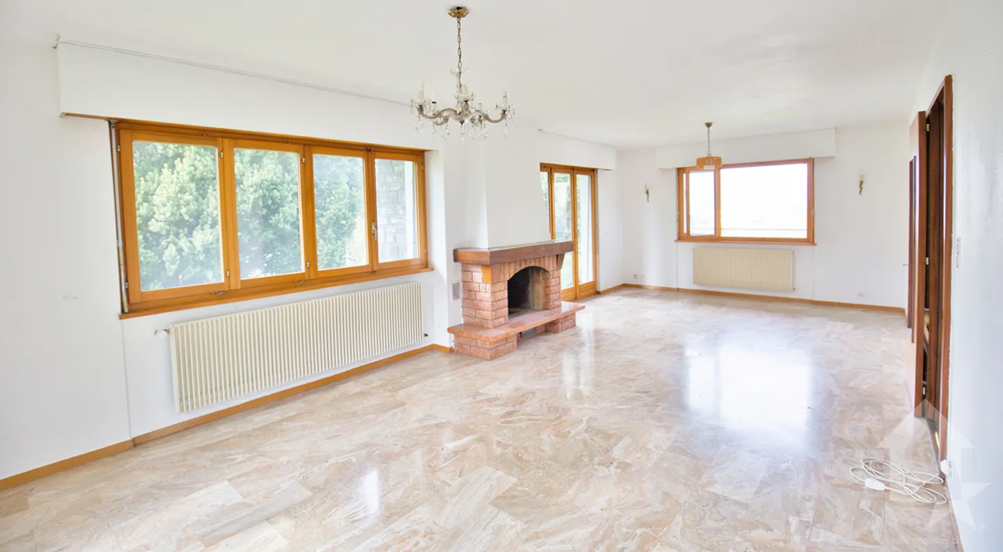 Villa traditionnelle avec grand sous-sol implantée sur une grande parcelle de 1'075 m2 - Photo 11 sur 13