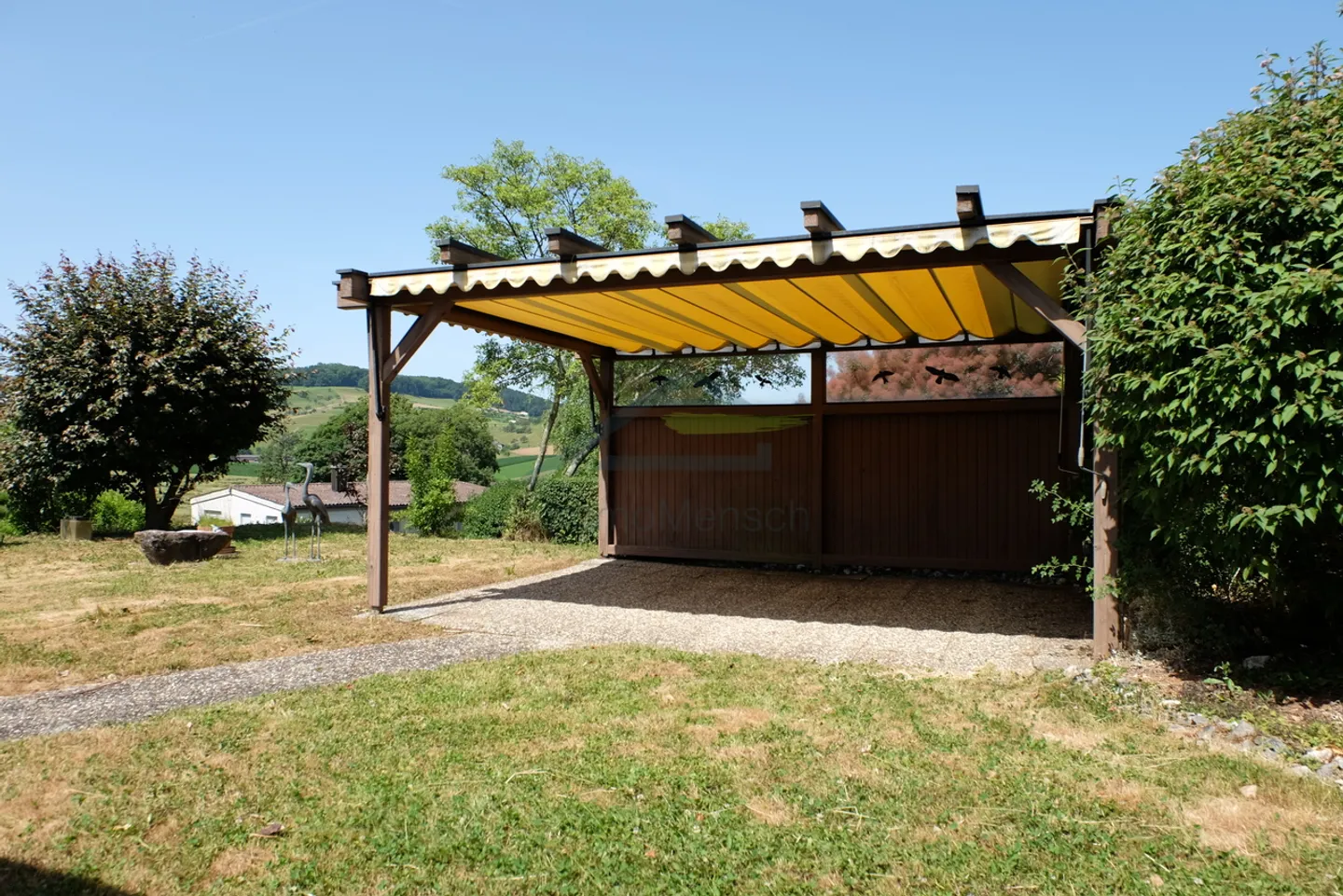 Detached single-family house with large garden and building reserve - Photo 4 of 13