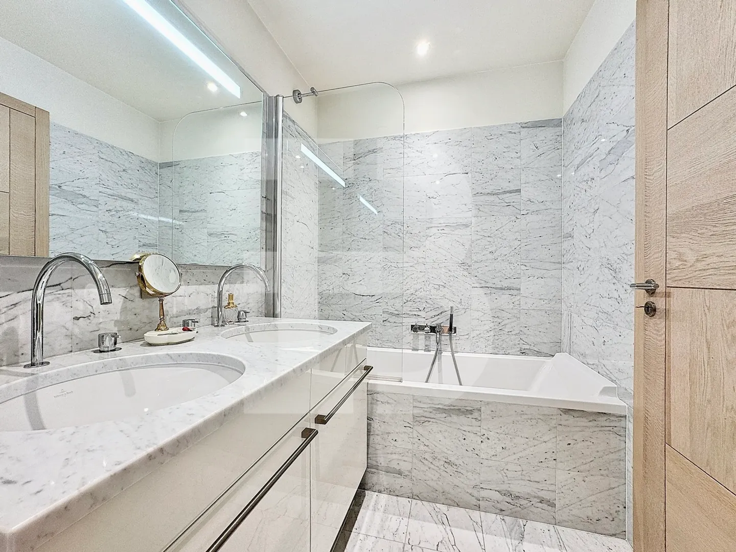 Wunderschöne 160 m2 Wohnung mit freiem Blick - Foto 8 von 10