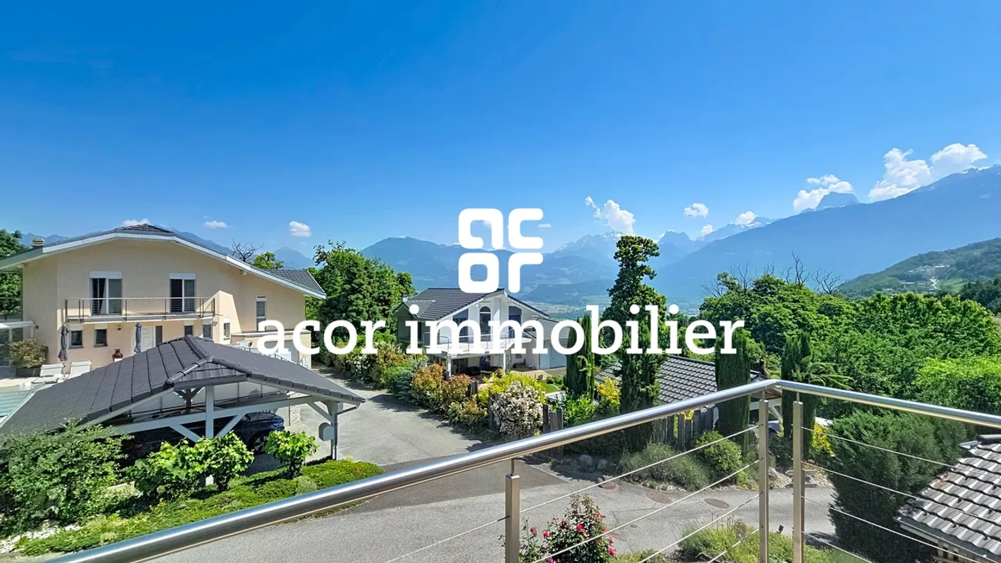 Villa aux volumes spectaculaires - Photo 5 sur 7