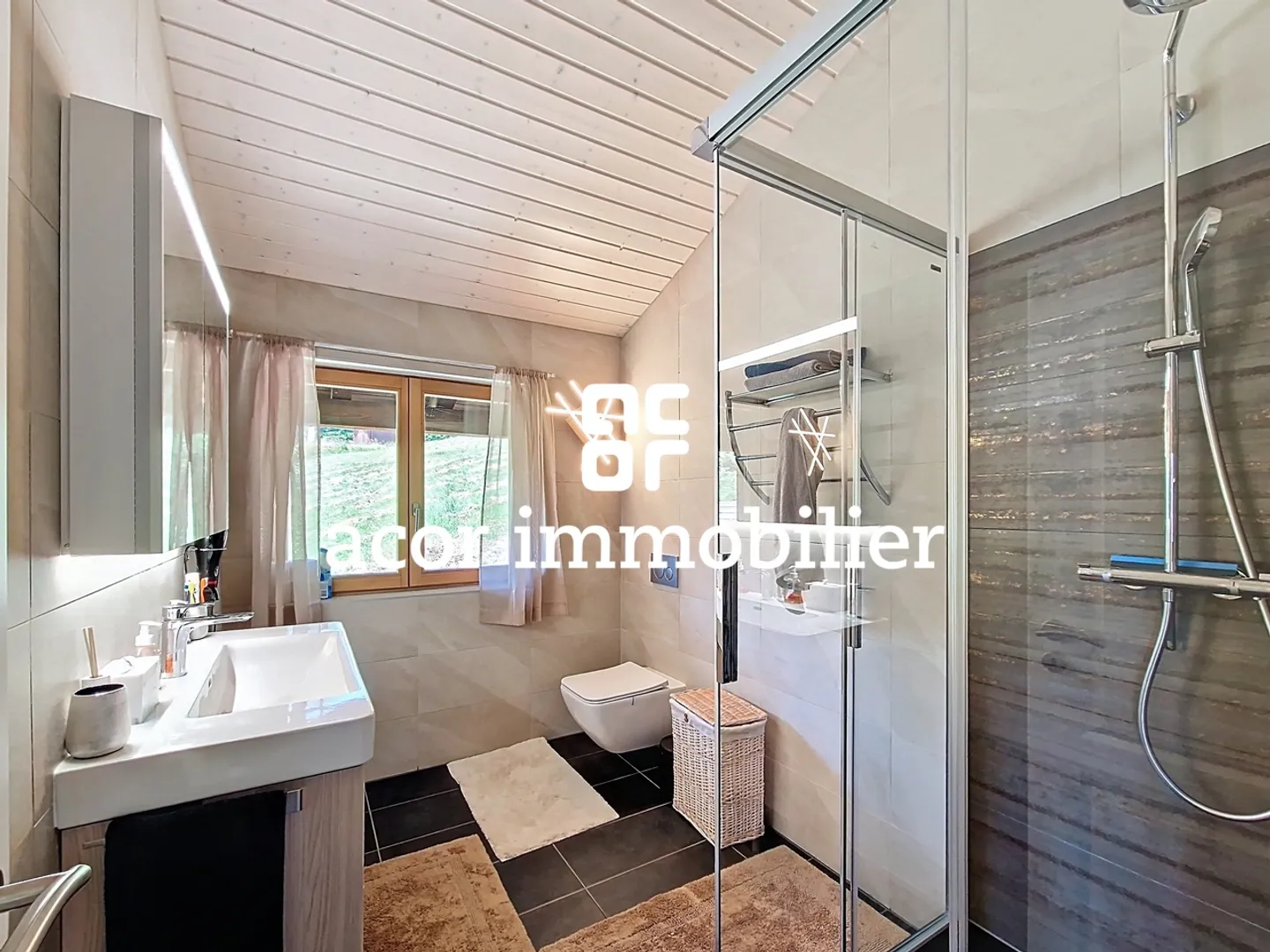 Chalet rénové avec vue et tranquillité à Arbaz! - Photo 4 sur 5