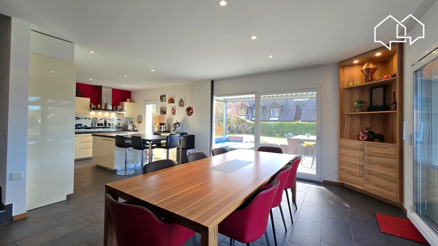 Moderne Villa mit 2 Wohnungen auf einem 1400m² großen Grundstück - Foto 7 von 13