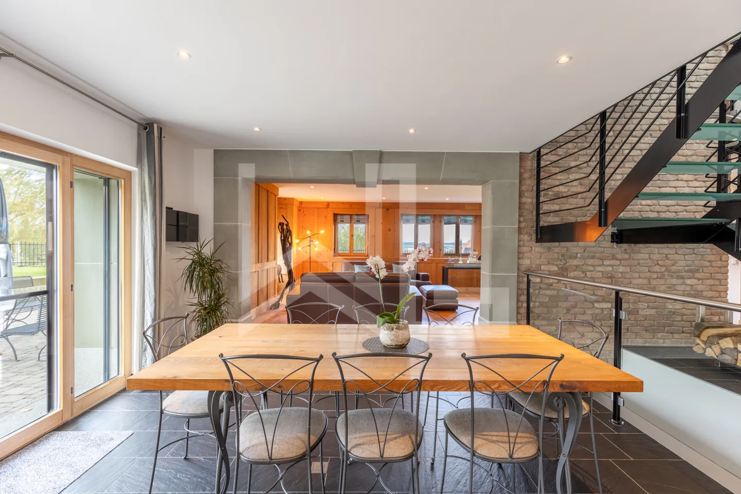 Magnificent equestrian property consisting of 3 dwellings - Photo 7 of 13