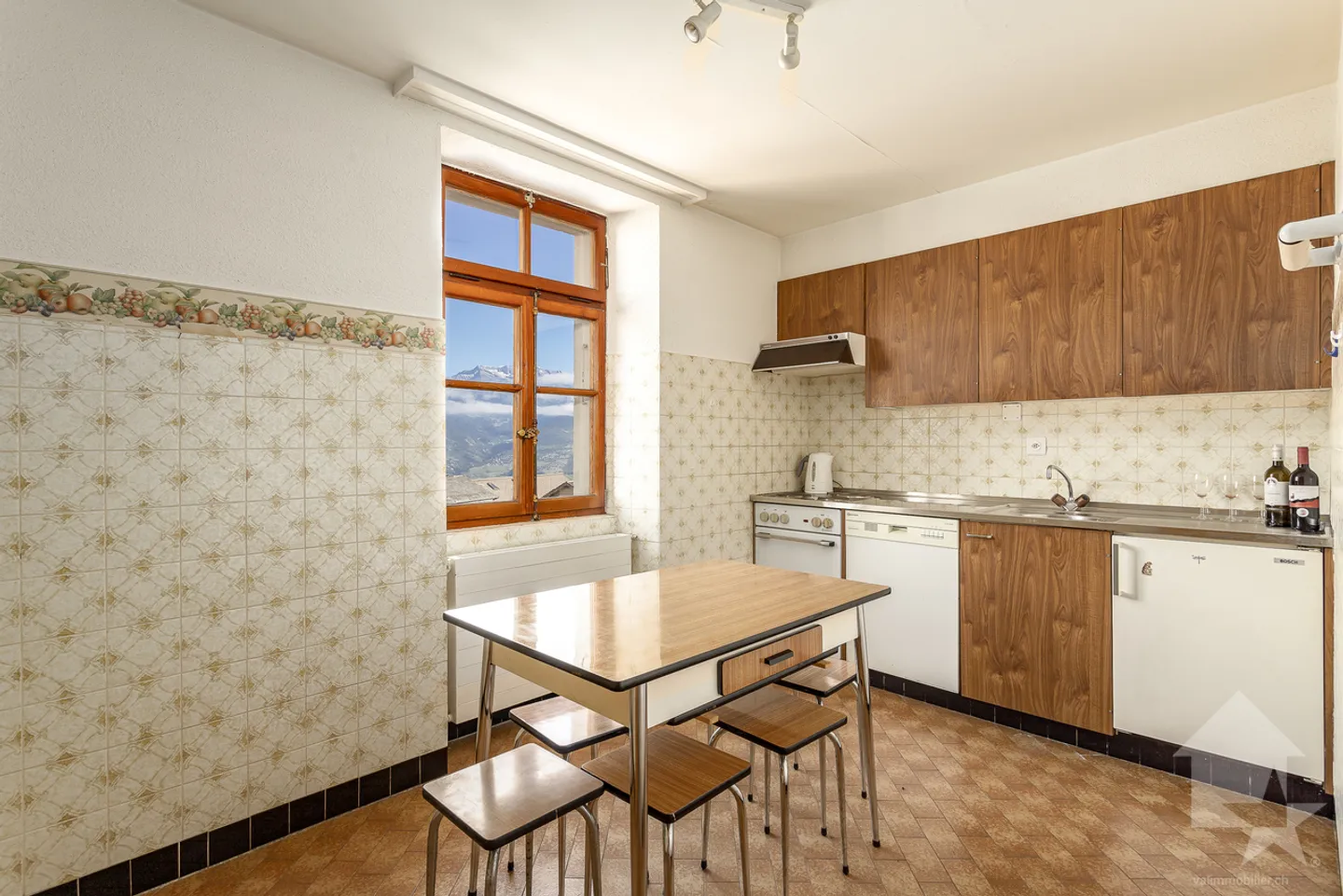 Maison villageoise à rénover, 10 pièces + locaux commerciaux, 400 m2 - Photo 3 of 13