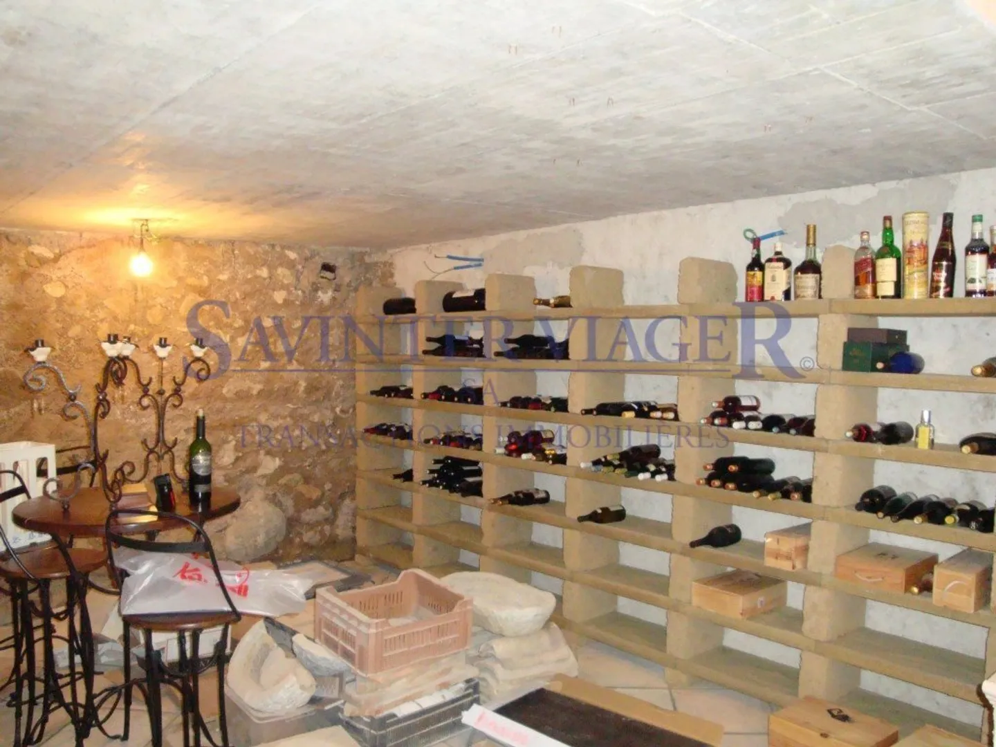 890 m² Wohnfläche Haus, 12+ Zimmer, 4.300 m² Grundstück - Umwandelbar in 3 Wohnungen - Montricher (VD) - Foto 8 von 12