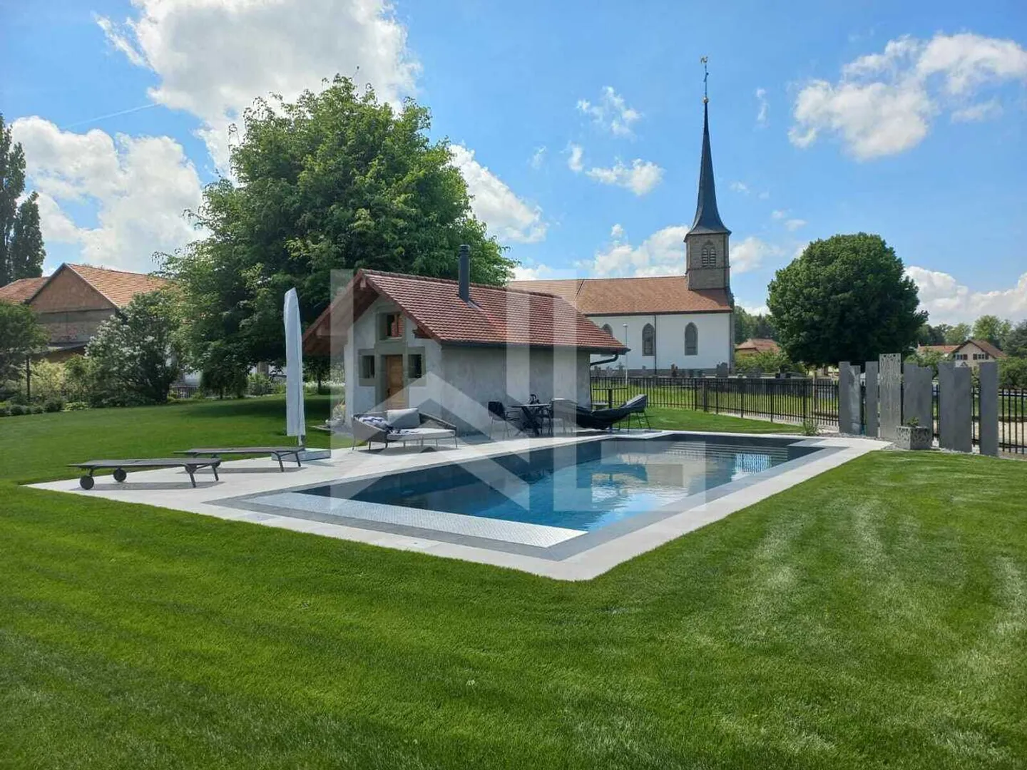 Magnificent equestrian property consisting of 3 dwellings - Photo 4 of 13