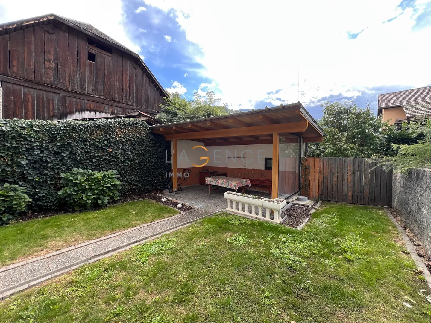 RENOVATED VILLAGE HOUSE WITH 100M2 GARDEN - Photo 7 of 8