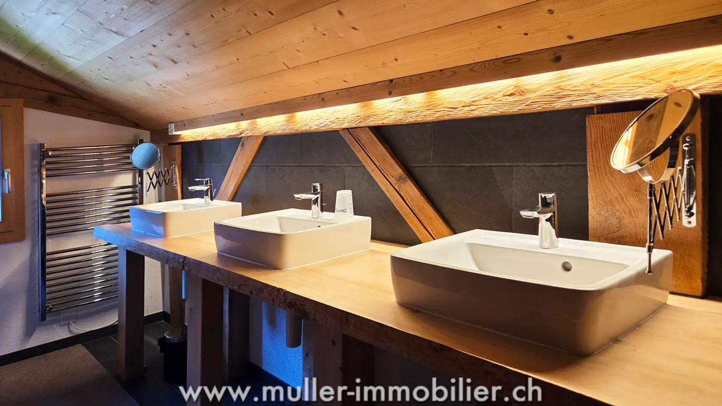 Spacious chalet with a view of the Dents du Midi in Champéry - Photo 11 of 13