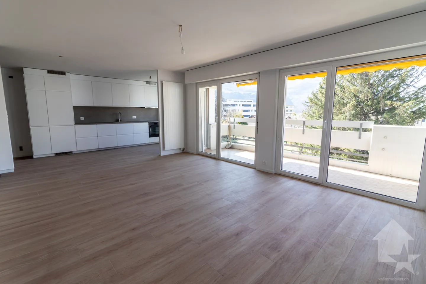 Wunderschönes 4.5-Zimmer-Apartment mit 2 Parkplätzen inklusive - Foto 1 von 13