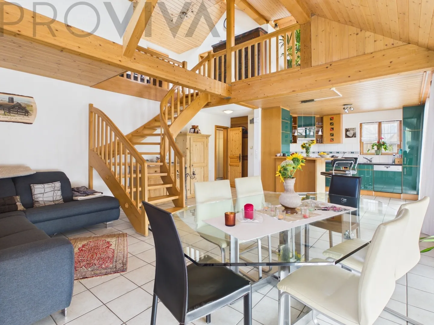 Duplex Moderne avec Patio Confortable - Photo 2 sur 9