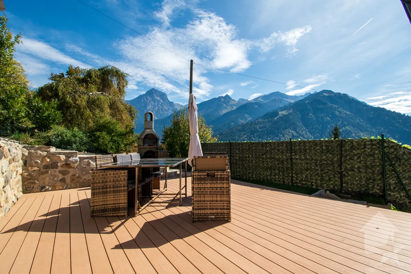 Fully renovated chalet with panoramic view in Posses-sur-Bex - Photo 1 of 13
