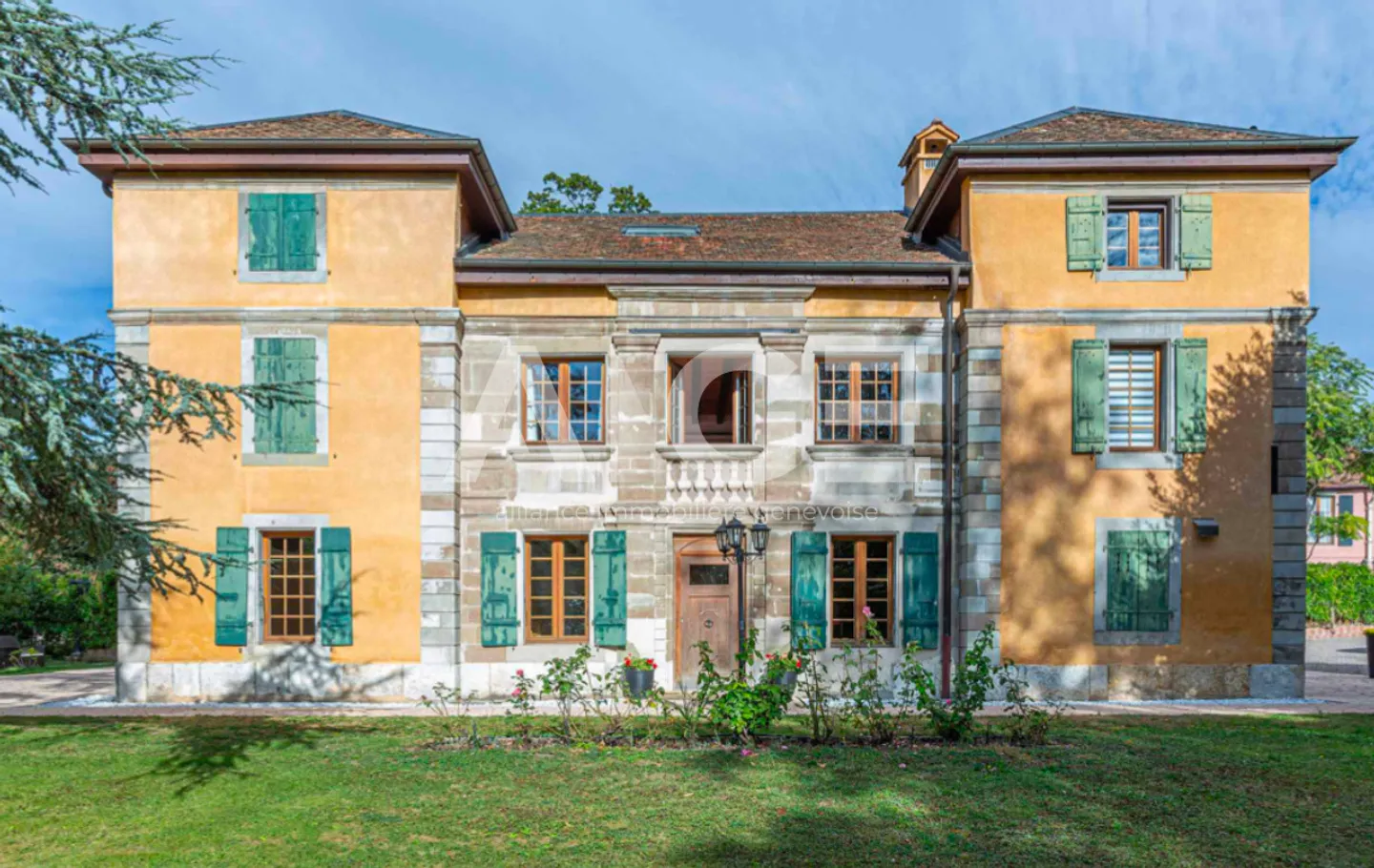 Magnifica proprietà su un lotto di 3.300m2 - Foto 2 di 3