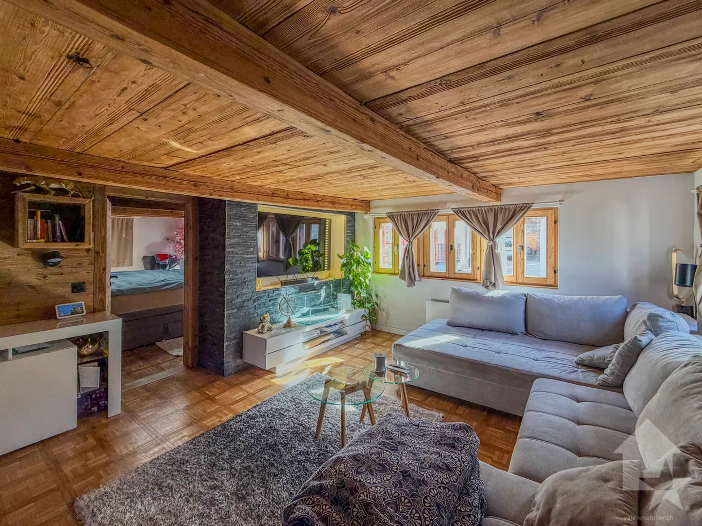 Charmante 2-Zimmer-Wohnung mit renoviertem Bürobereich! - Foto 1 von 13