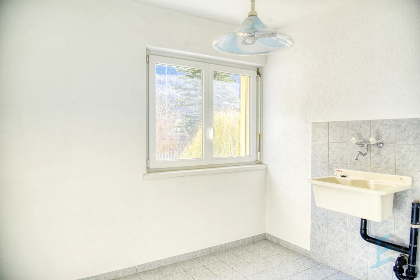 ESCLUSIVA Spaziosa villa indipendente di 5 ½ locali con giardino - Foto 11 di 13