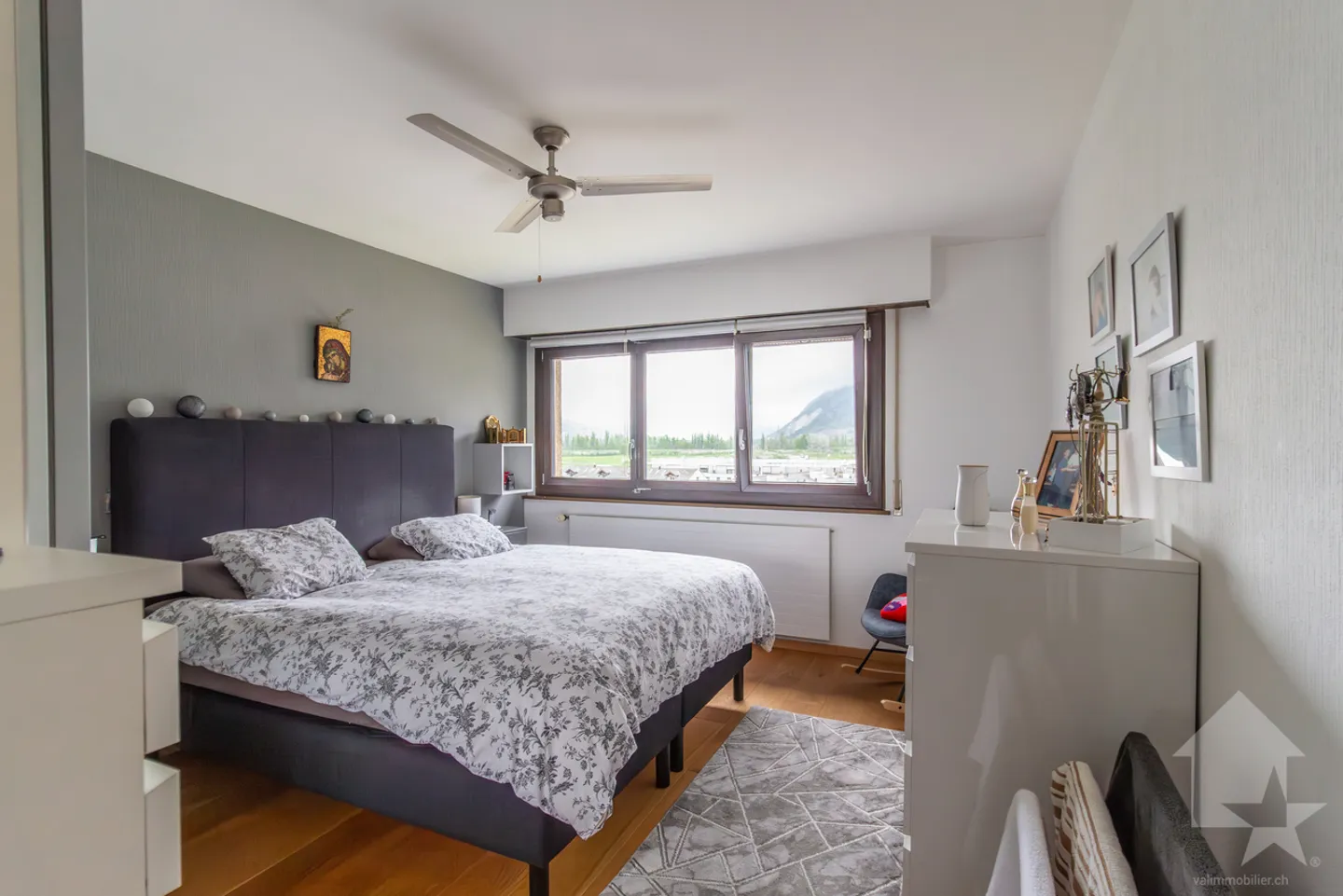Charmante 5,5-Zimmer-Duplex-Penthouse vollständig geschmackvoll renoviert - Foto 8 von 13