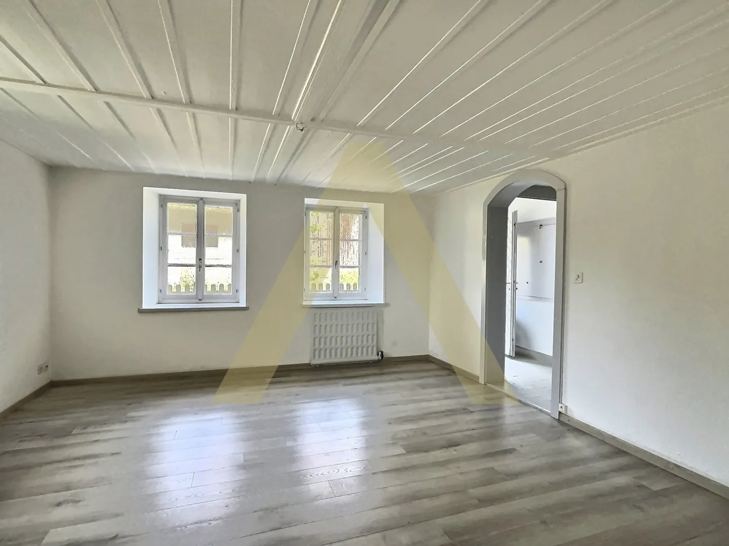 Casa parzialmente ristrutturata con grande potenziale di ampliamento - Foto 3 di 9