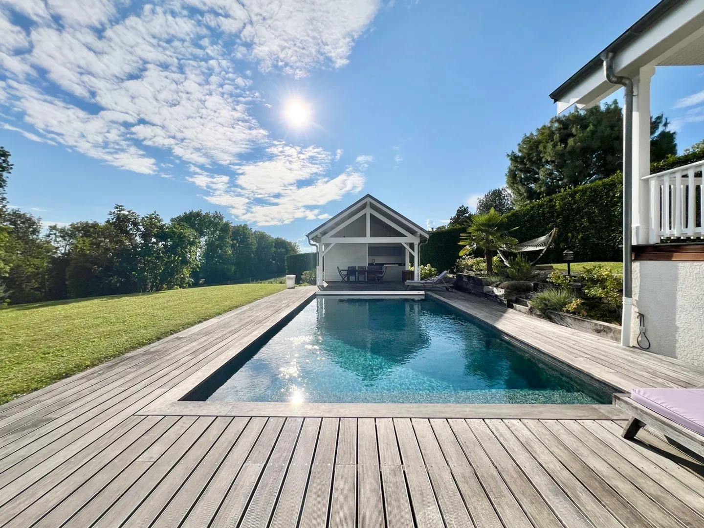 France - Exceptional villa with swimming pool in a green setting - Photo 6 of 8