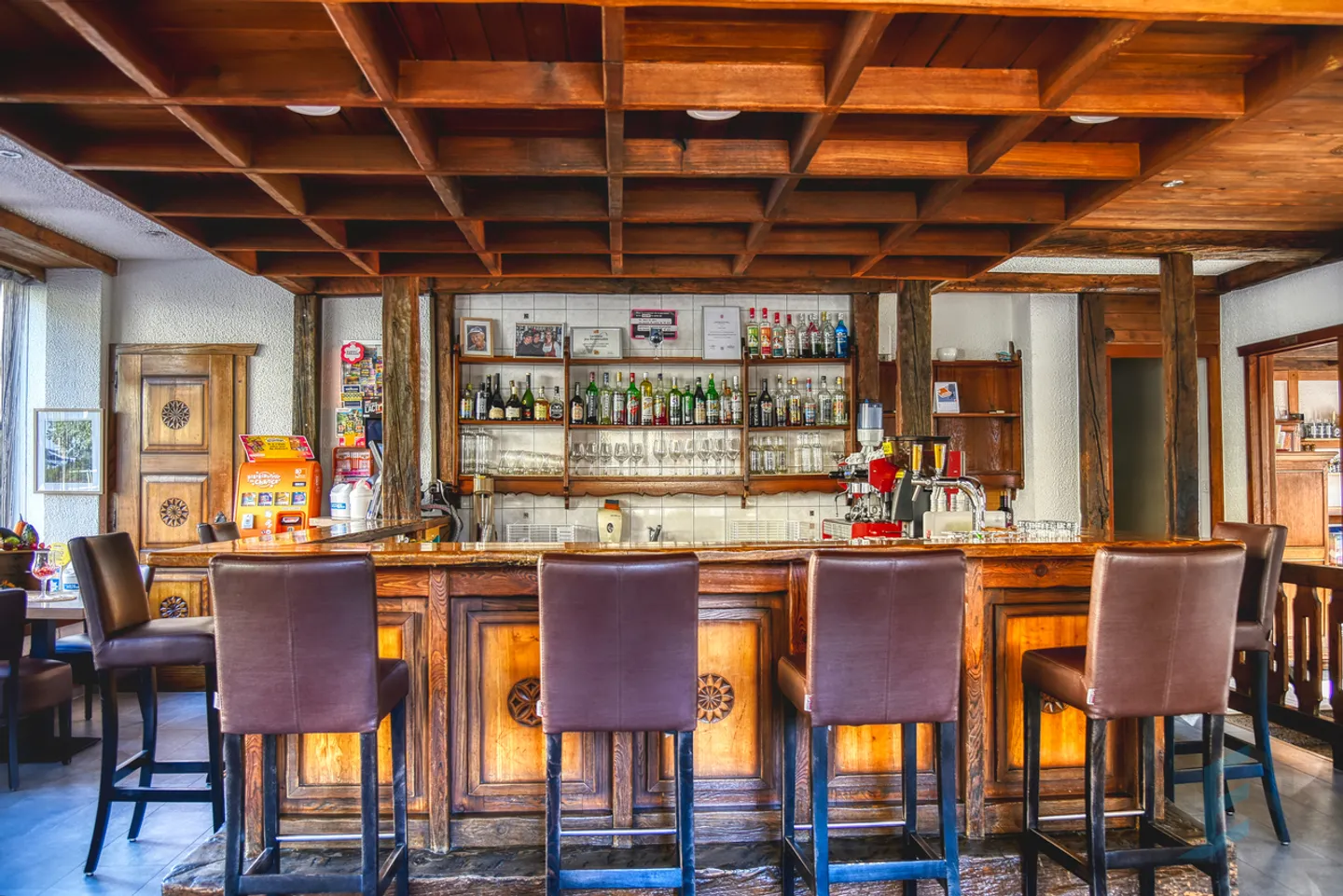 EXCLUSIVE Magnificent 218m² restaurant in the center of the village - Photo 2 of 13