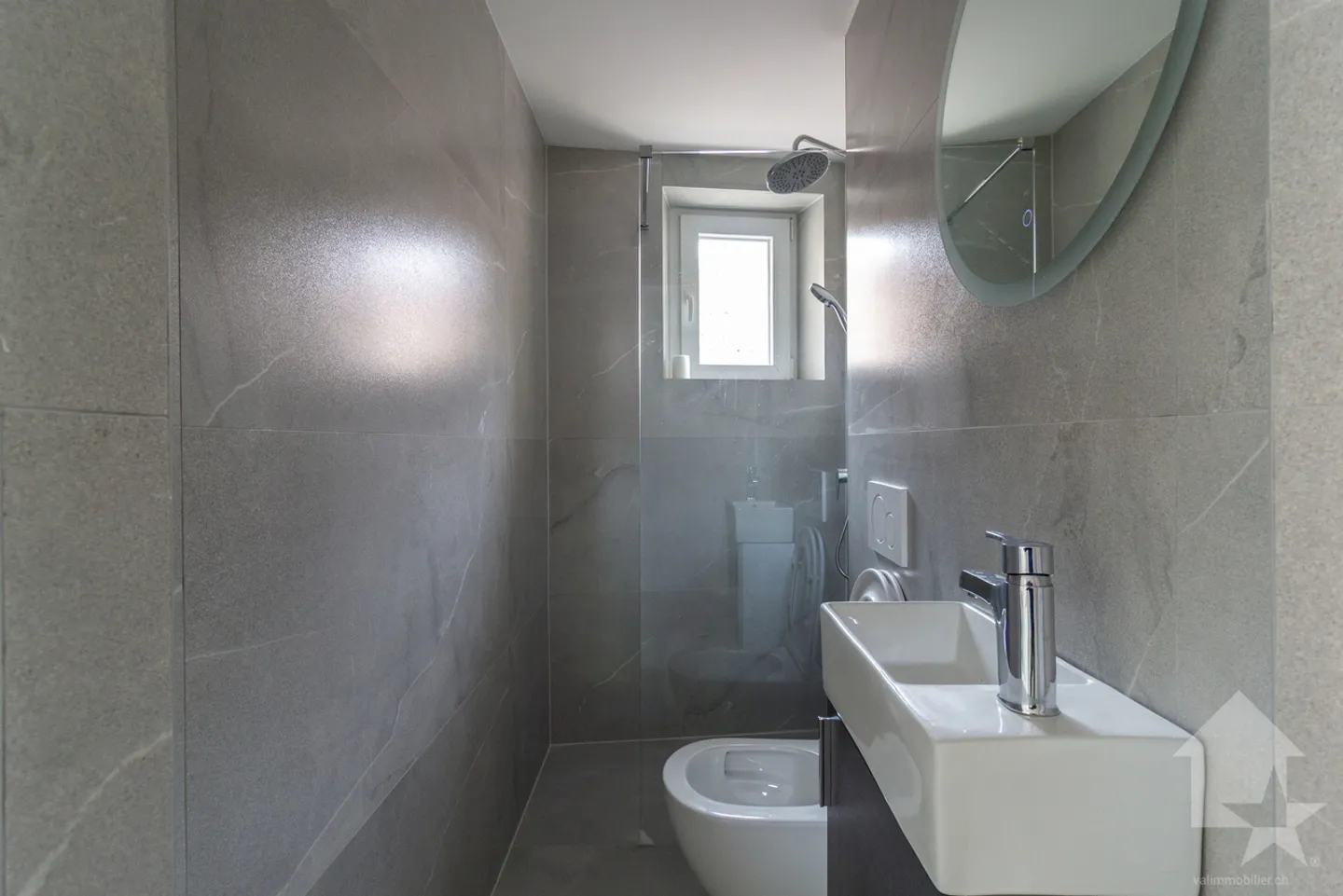 Fully renovated building in 2026 with a rental yield of 4.3% - Photo 8 of 13