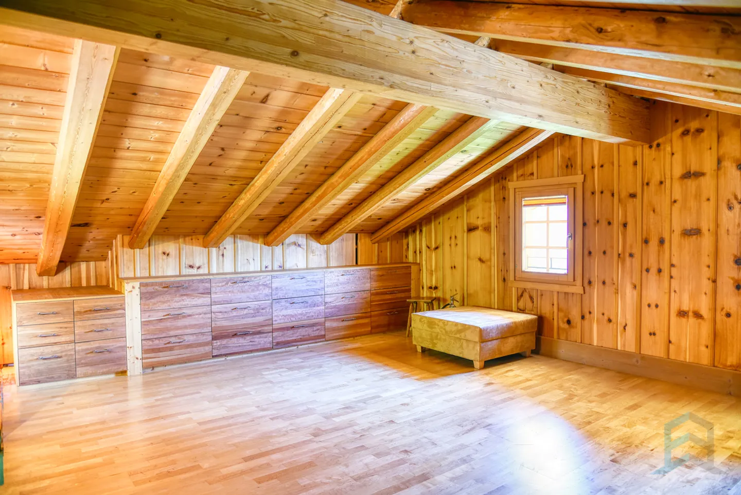 EXCLUSIF Beau chalet individuel de 264m² avec annexes - Foto 6 di 13