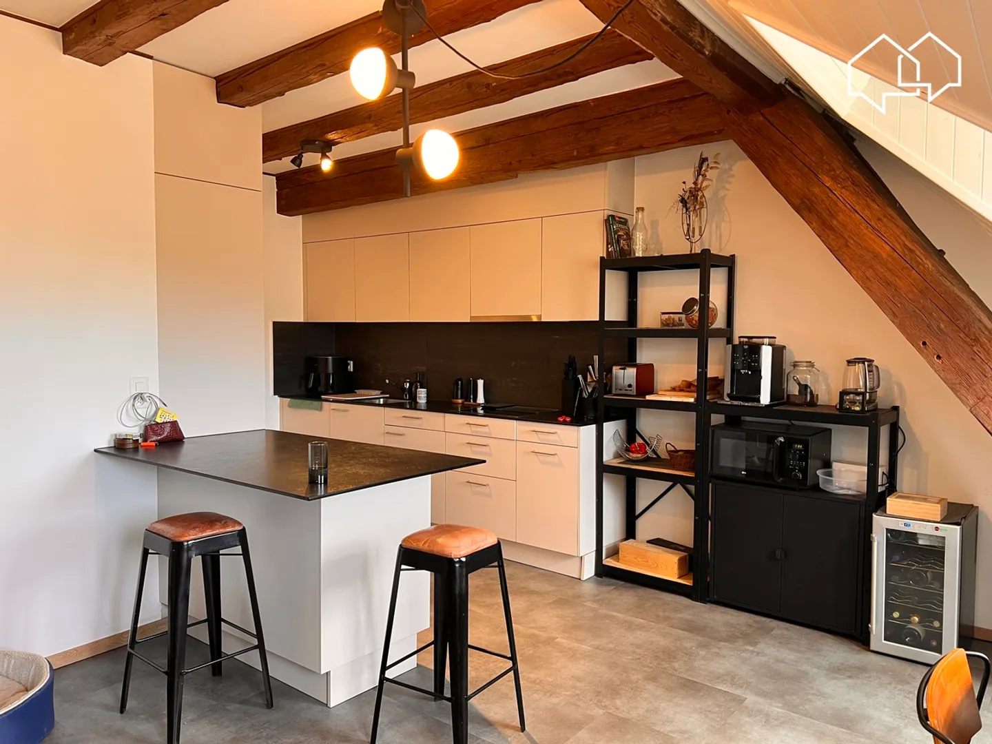 Spacieux appartement dans les combles avec terrasse - Foto 3 von 13