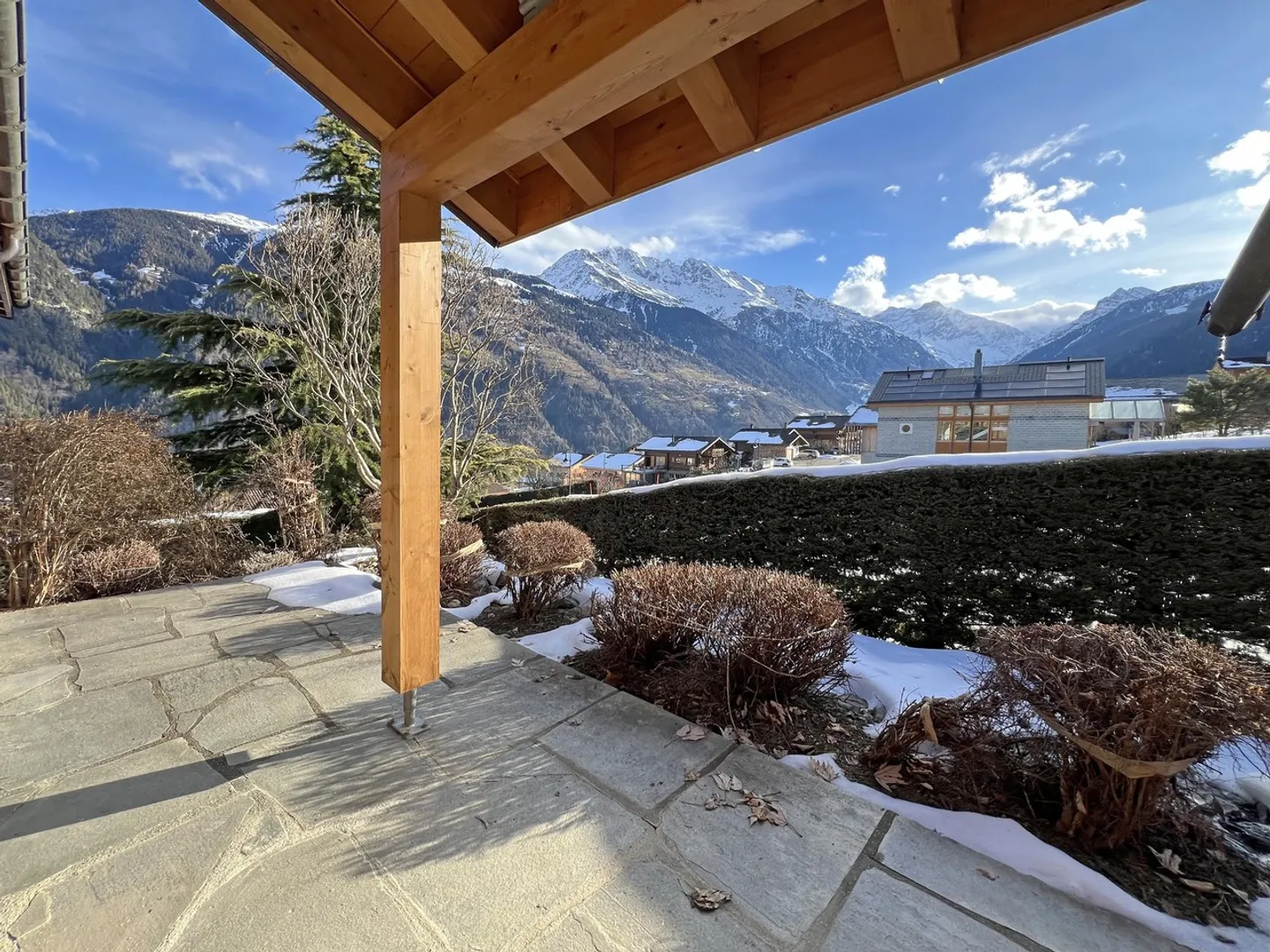 Rara proprietà alpina con terreno edificabile e vista su Verbier - Foto 5 di 13