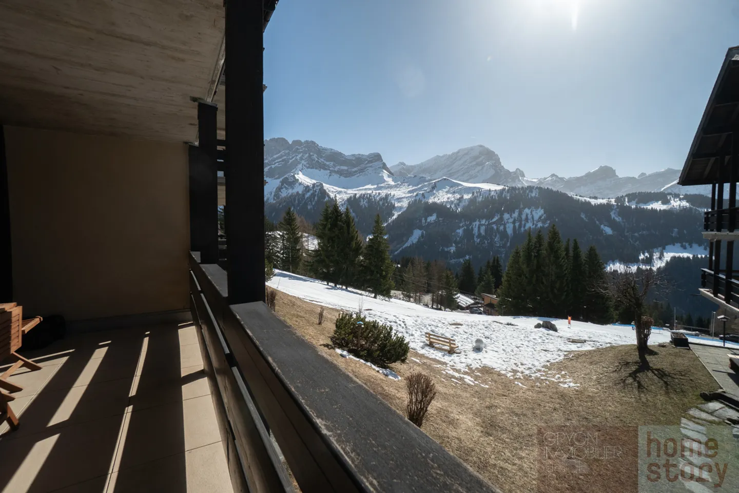 Ski-in ski-out studio at Alpe des Chaux with corner balcony - Photo 7 of 10