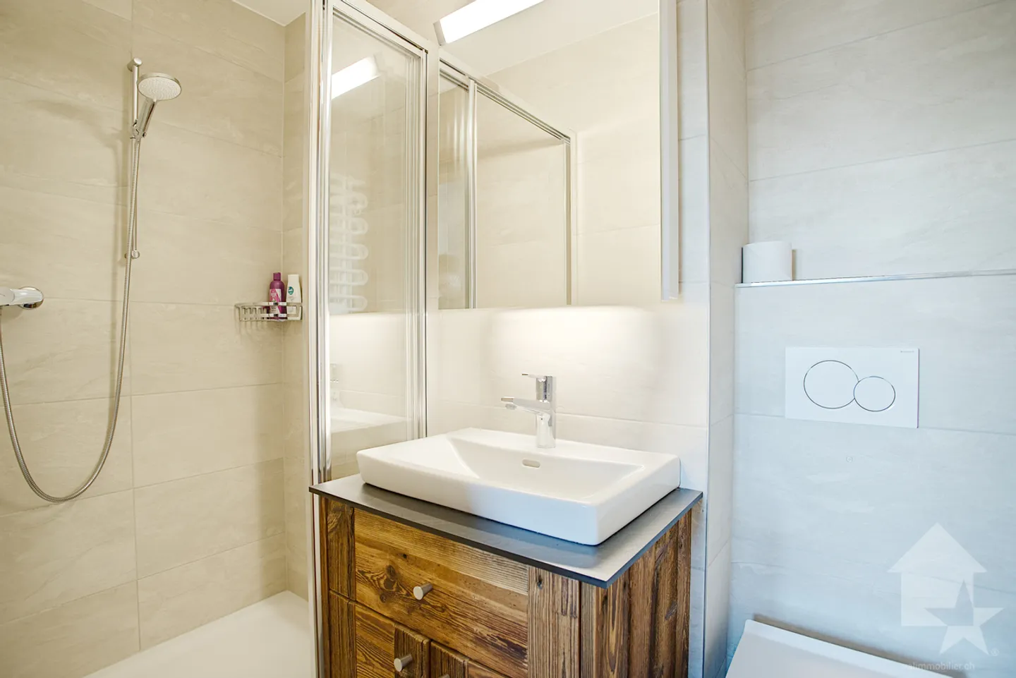 Wunderschöne 4,5-Zimmer-Eckwohnung, 101 m2, in der Nähe des Skigebiets - Foto 9 von 13