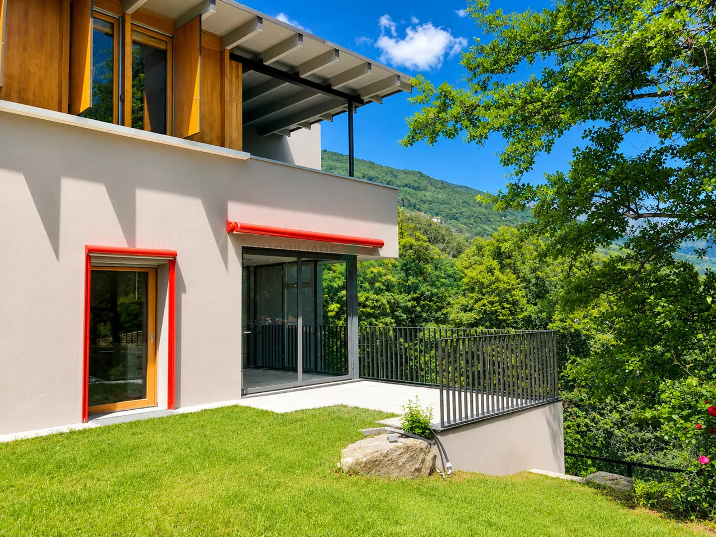 Comfortable and spacious modern villa in an idyllic location - Photo 5 of 13
