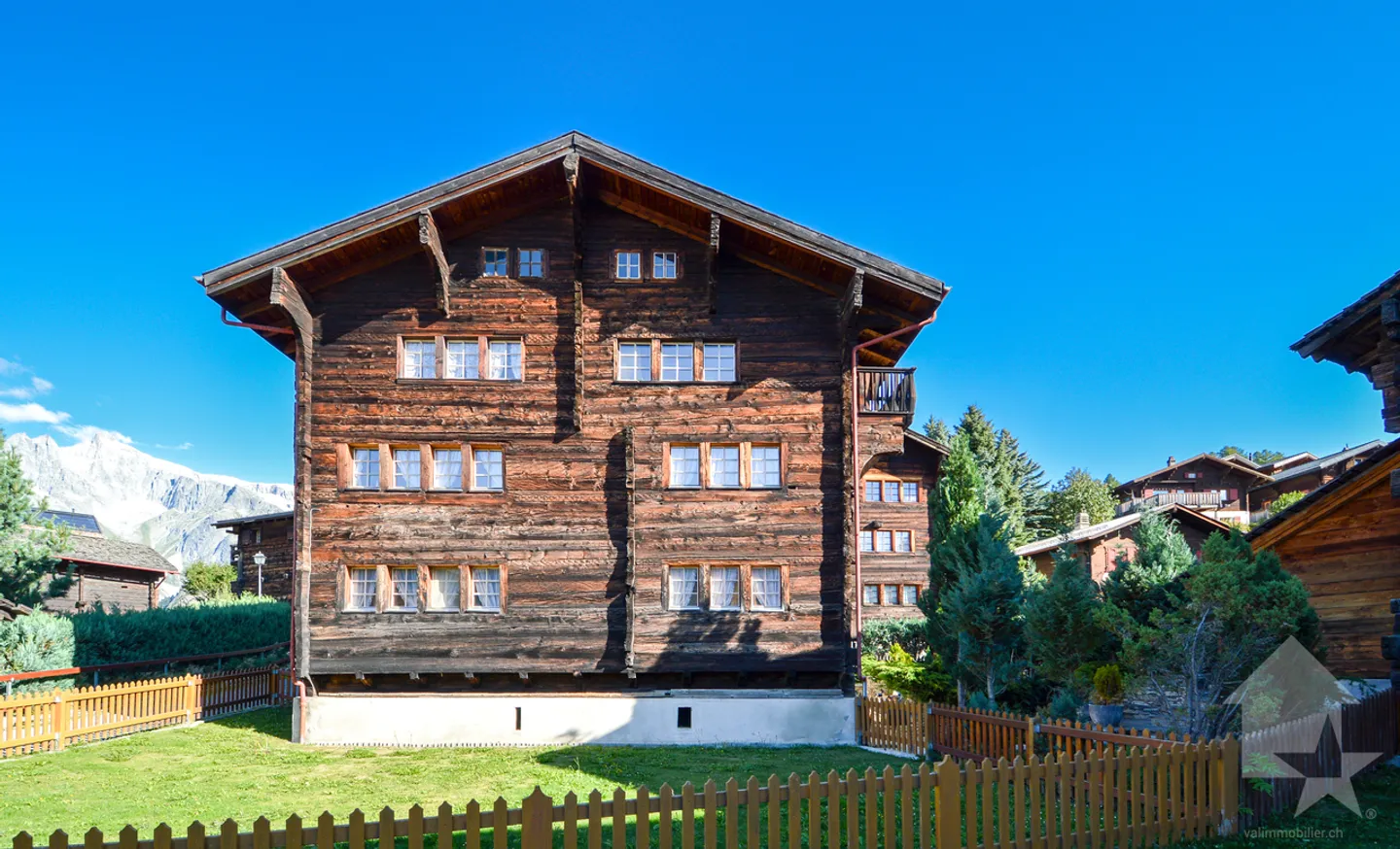 Magnifikes altes Herrenhaus in Goms - Foto 1 von 13