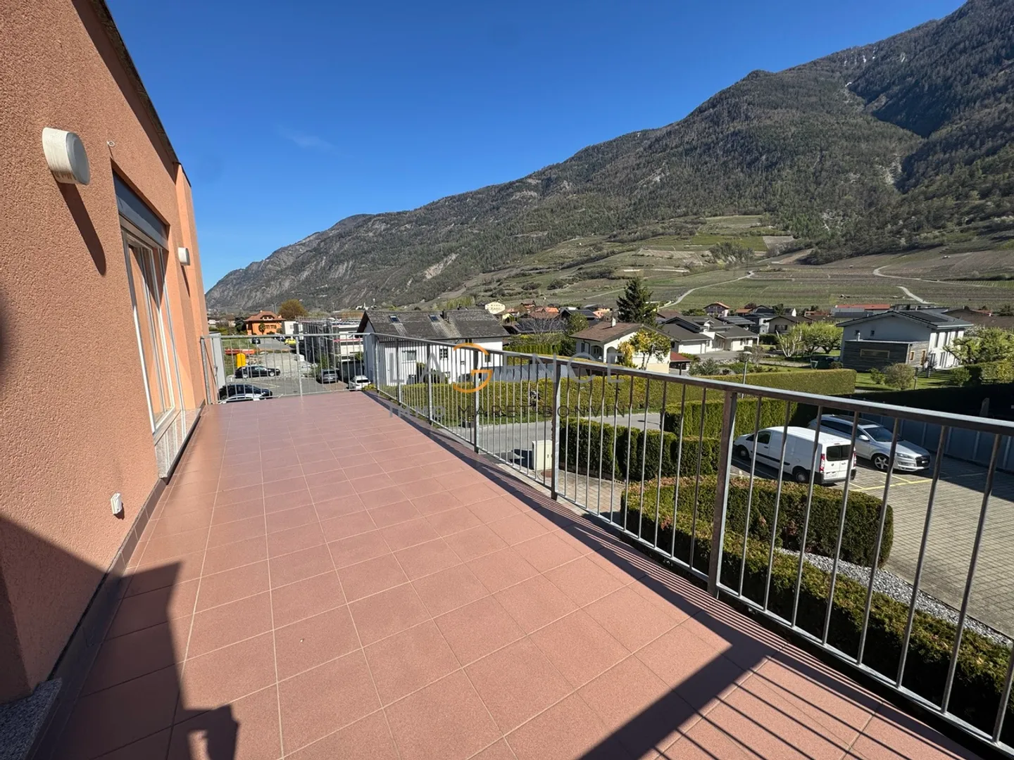 Appartement moderne spacieux - Photo 7 sur 9