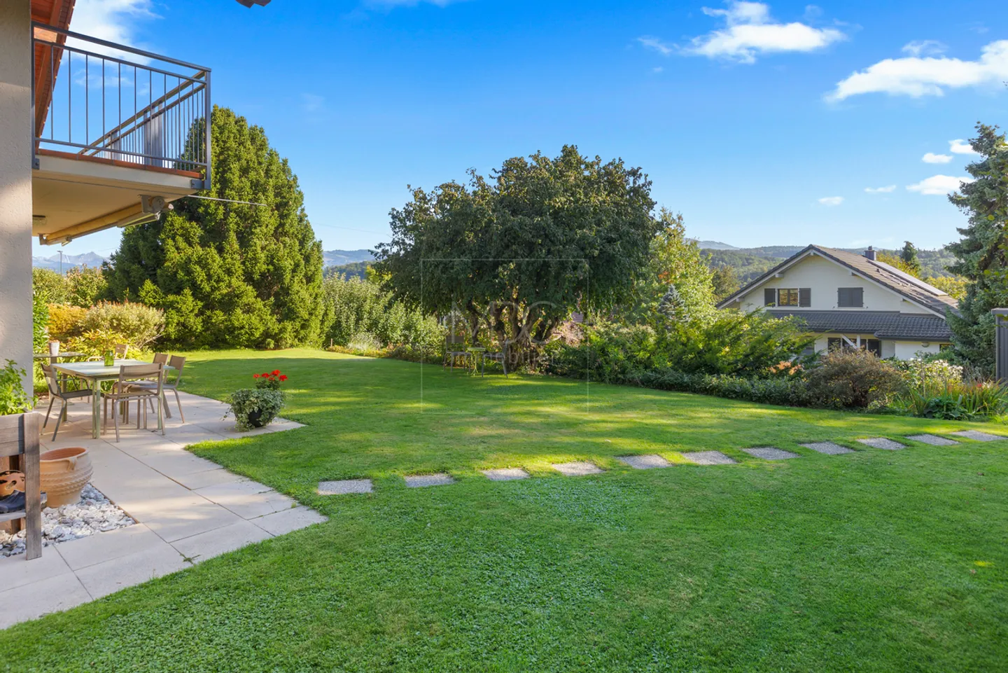 Beautiful individual villa with a magnificent garden in Marly - Photo 12 of 13