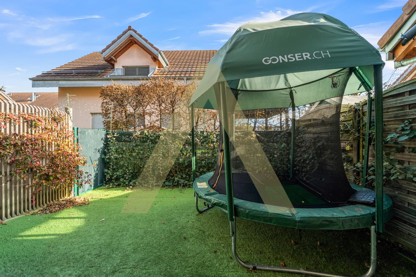 Spaziosa villa familiare con doppia terrazza-giardino - Foto 5 di 12