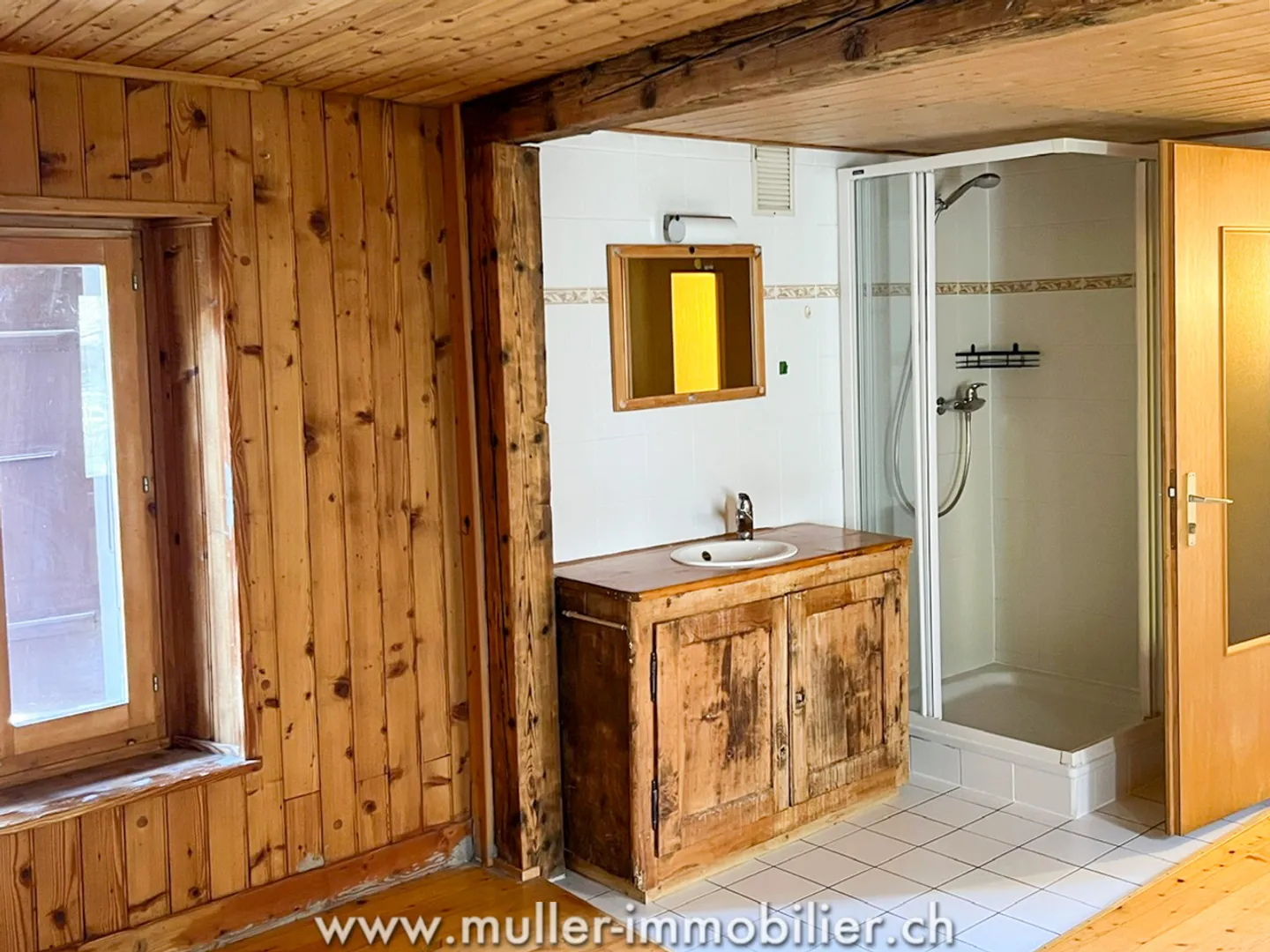 Authentic village house with workshop in the heart of the village - Photo 4 of 13