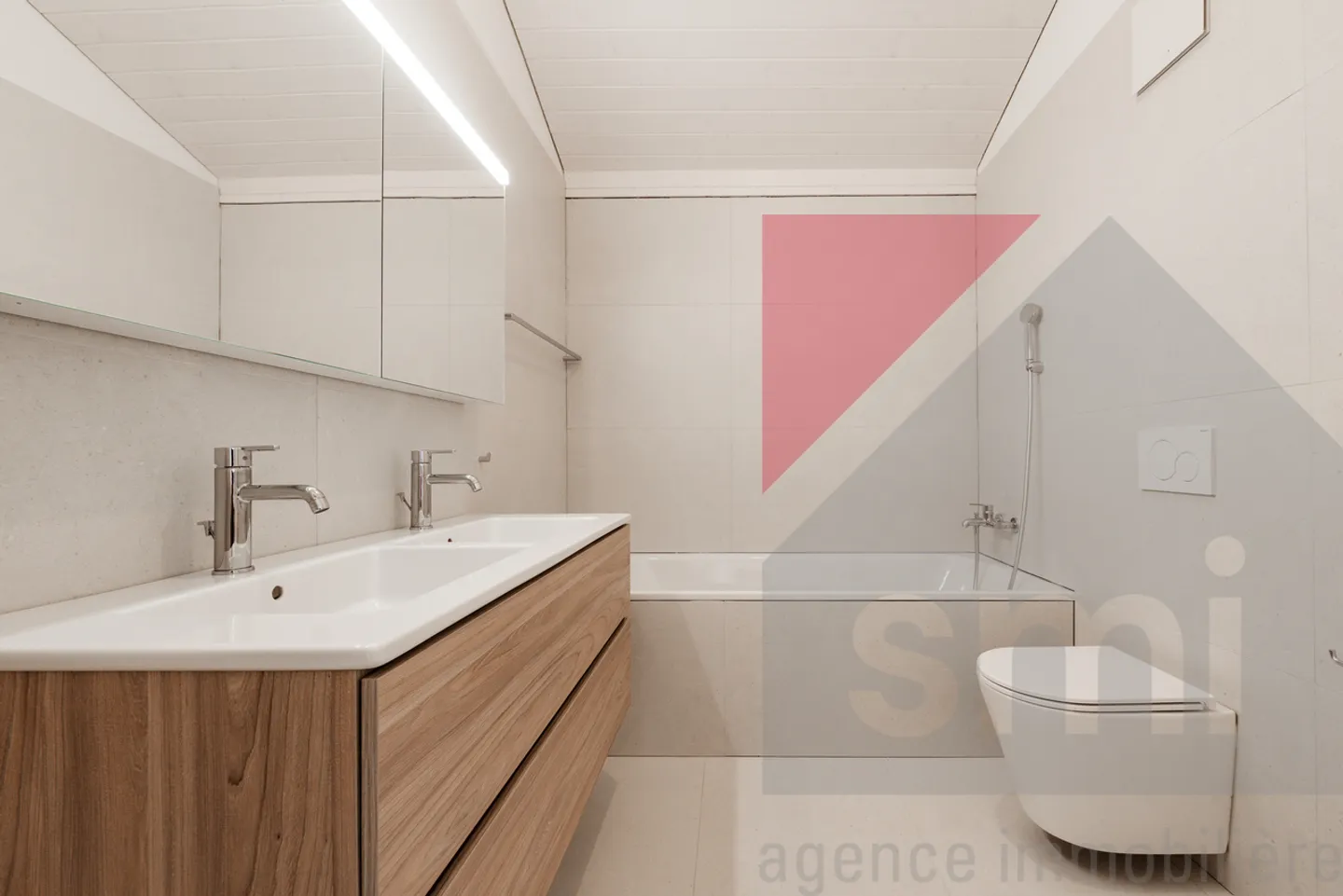 Villa di 5 stanze con una bella vista e finiture armoniose - Foto 11 di 13