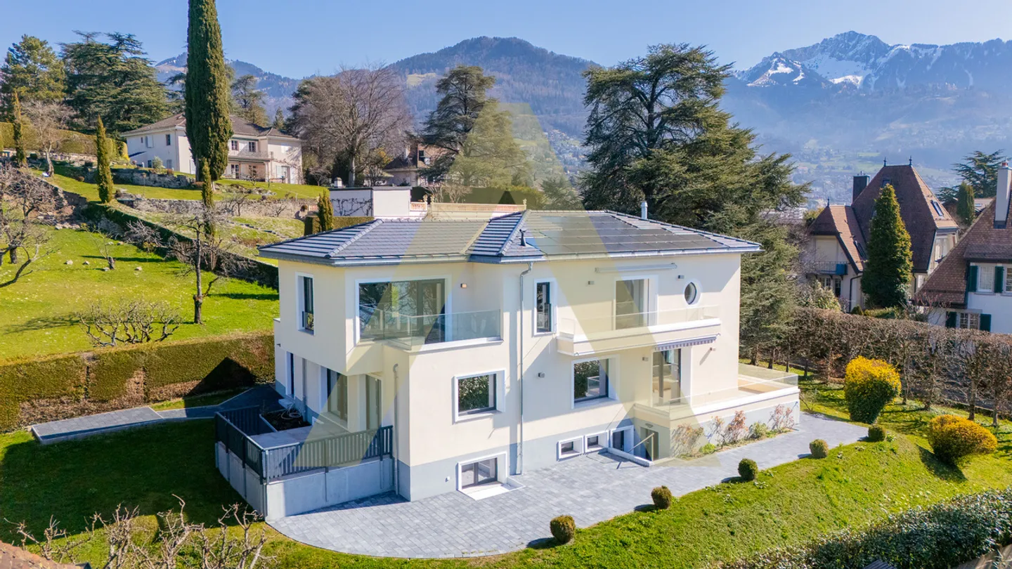 Splendida villa completamente ristrutturata con vista lago - Foto 3 di 13