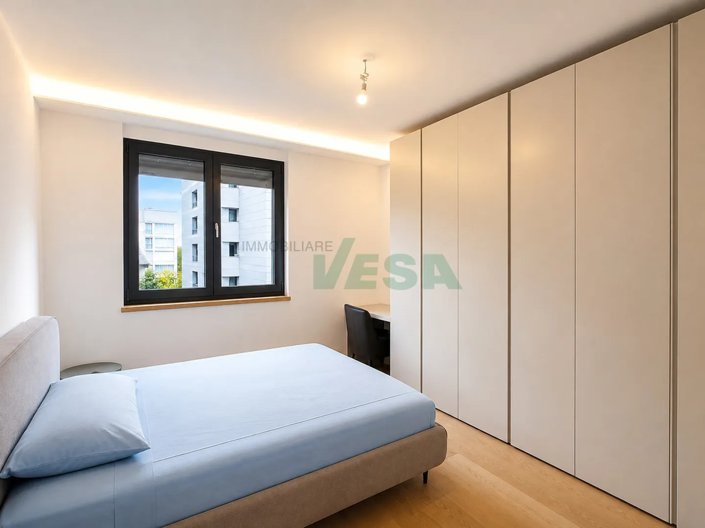 Bel appartement moderne 2,5 pièces meublé et central - Photo 4 sur 9