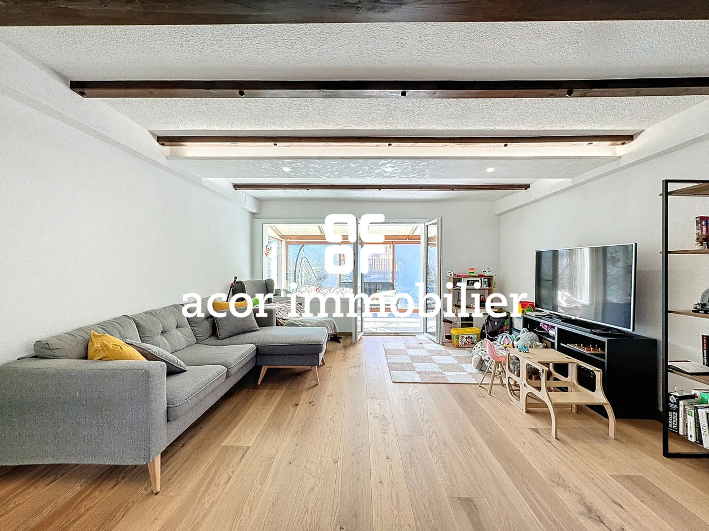 Grande Casa con Due Appartamenti - Foto 1 di 11