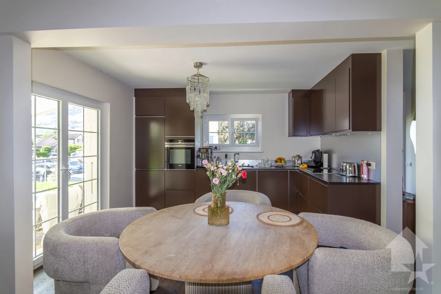 Wunderschöne 6,5-Zimmer-Villa mit Studio und großem Garten - Foto 8 von 13