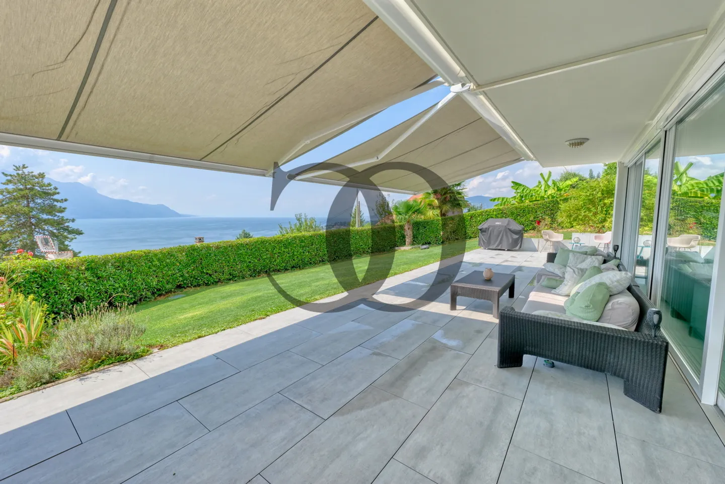 Villa moderna completamente arredata - Foto 5 di 12