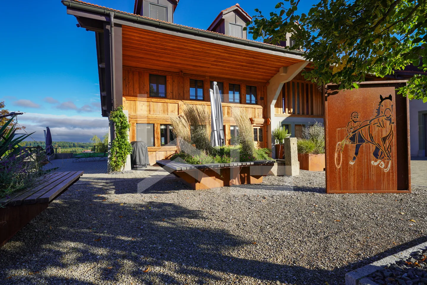 Magnificent equestrian property consisting of 3 dwellings - Photo 2 of 13