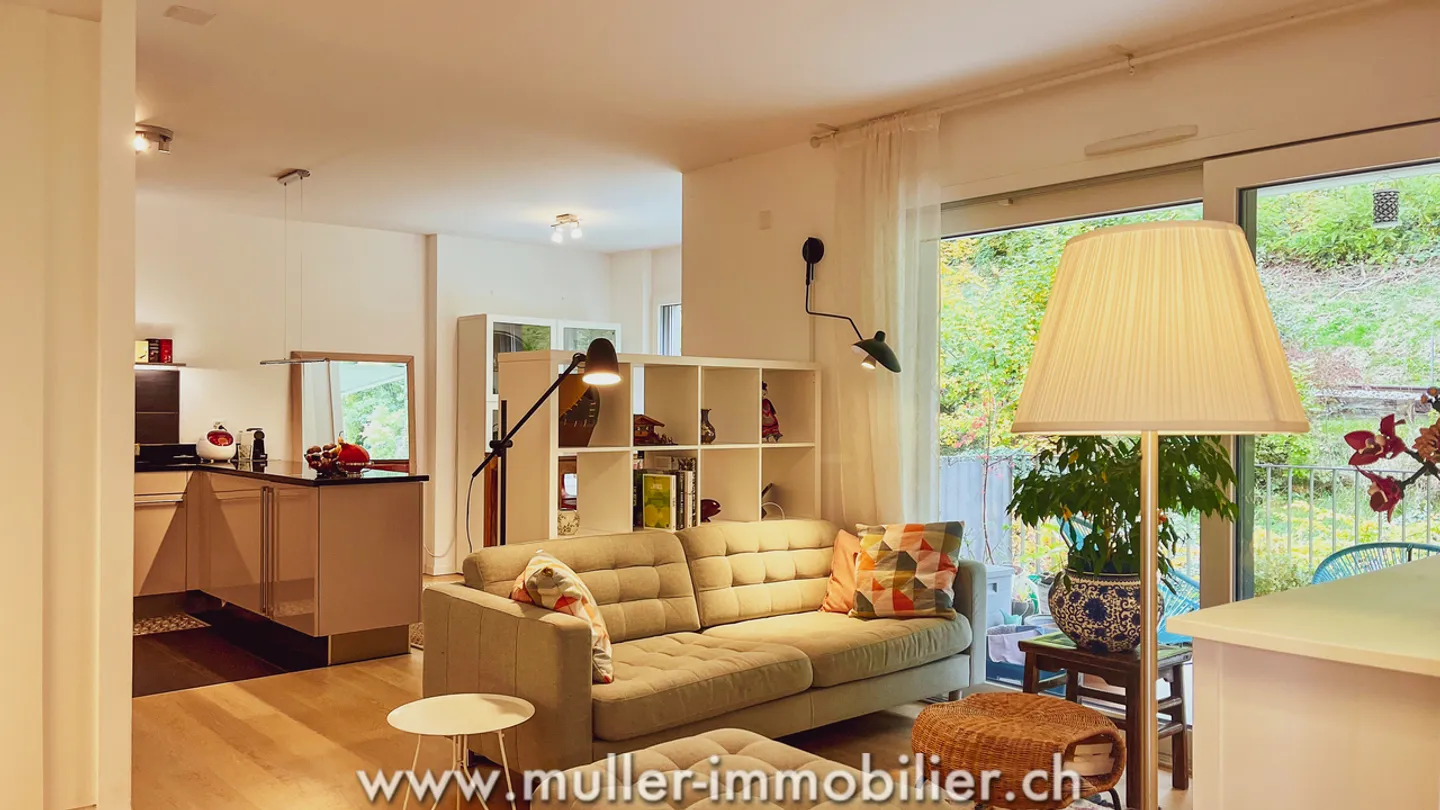 Bel appartement moderne dans un écrin de verdure - Photo 2 sur 12