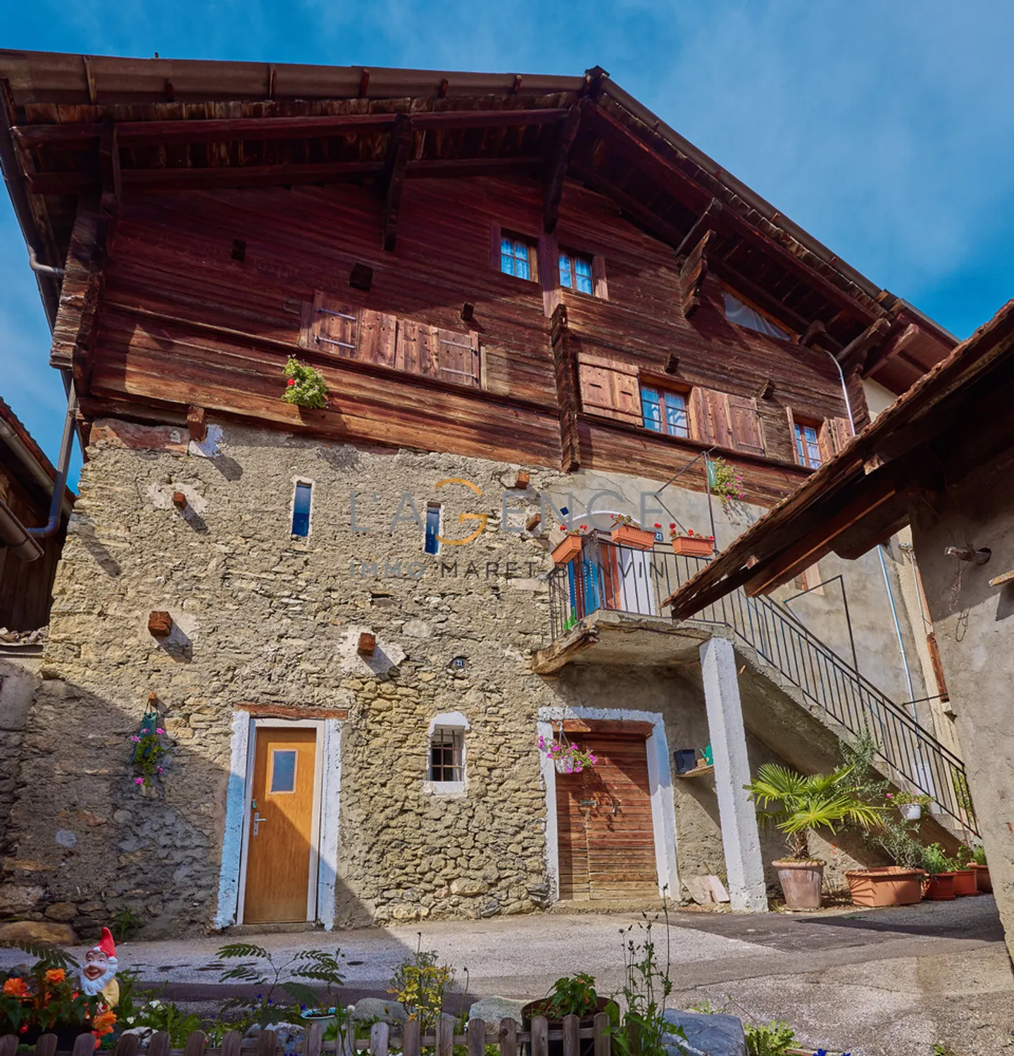 CHARACTER VILLAGE HOUSE IN ST-GERMAIN (SAVIESE) - Photo 1 of 13