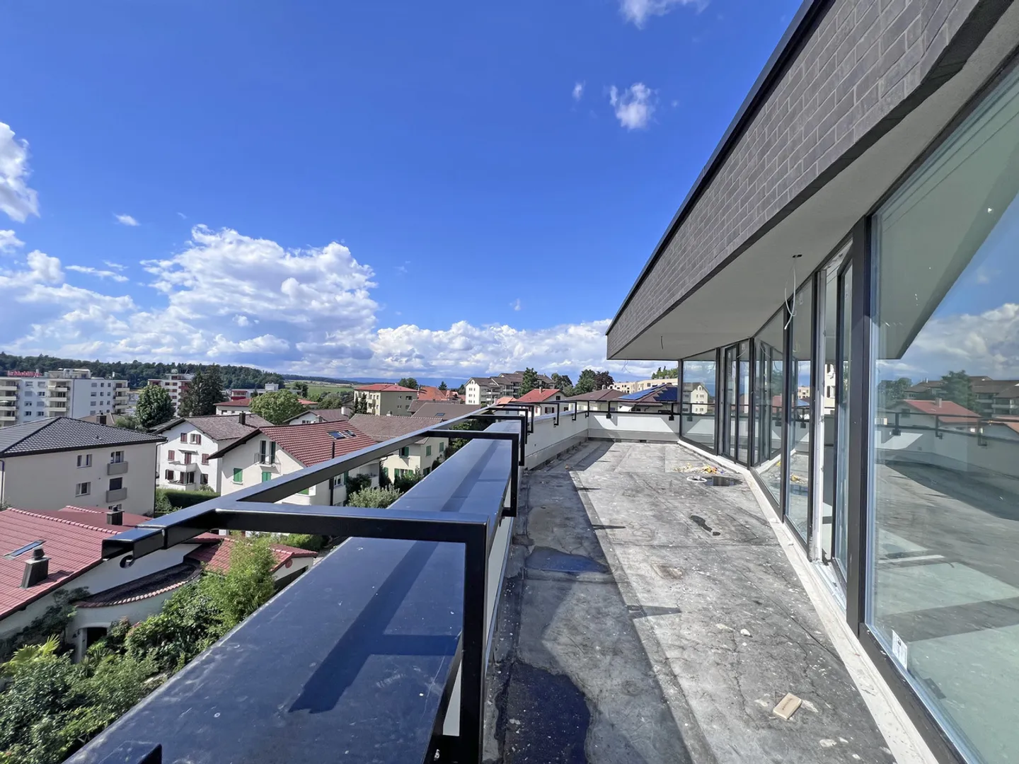 Attika - Architektonische Eleganz in der Nähe des Stadtzentrums - Foto 4 von 13