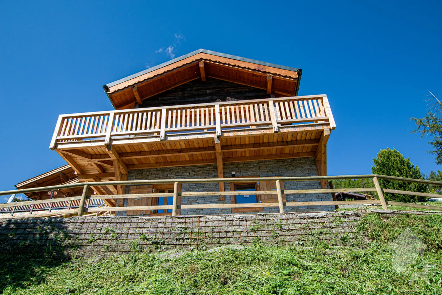 Charming small chalet - Photo 1 of 13
