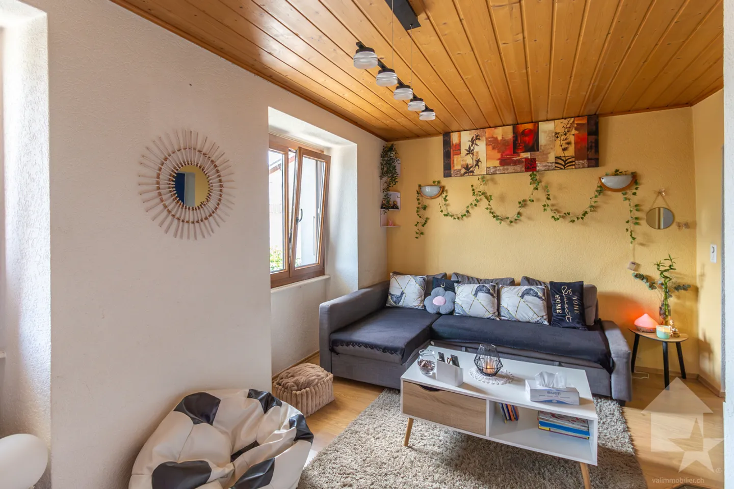 Village house with 3.5 room duplex of 90 m2 and commercial premises - Photo 2 of 13