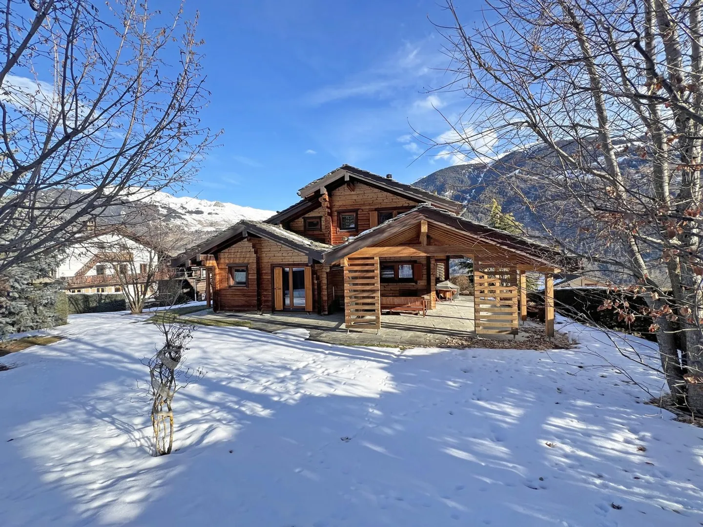 Rara proprietà alpina con terreno edificabile e vista su Verbier - Foto 4 di 13