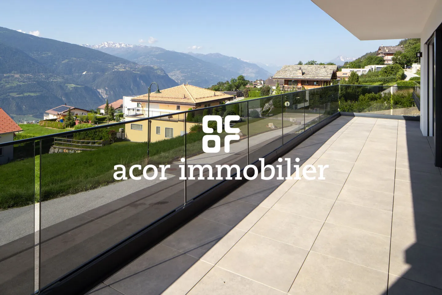 Villa moderne avec vue imprenable - Photo 2 sur 5